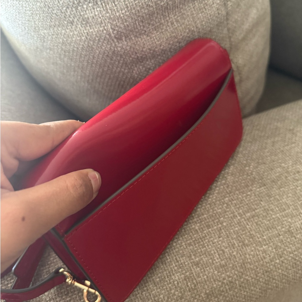 NWT Tory Burch Emerson Patent Leather Mini Crossbody Handbag In Red - Picture 4 of 8